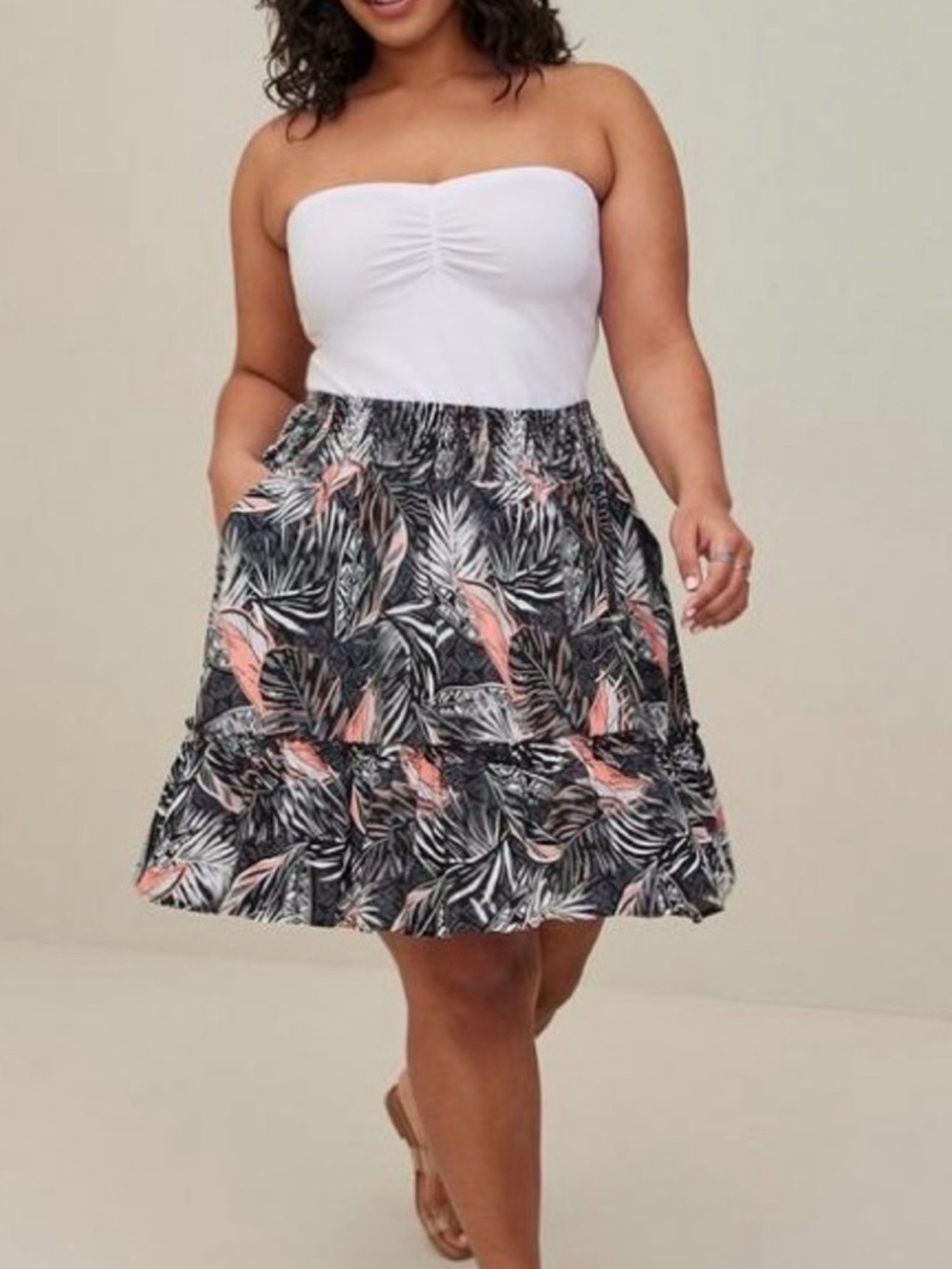 NWT Torrid Black Tropical Leaf Mini Skirt with Pink Accent